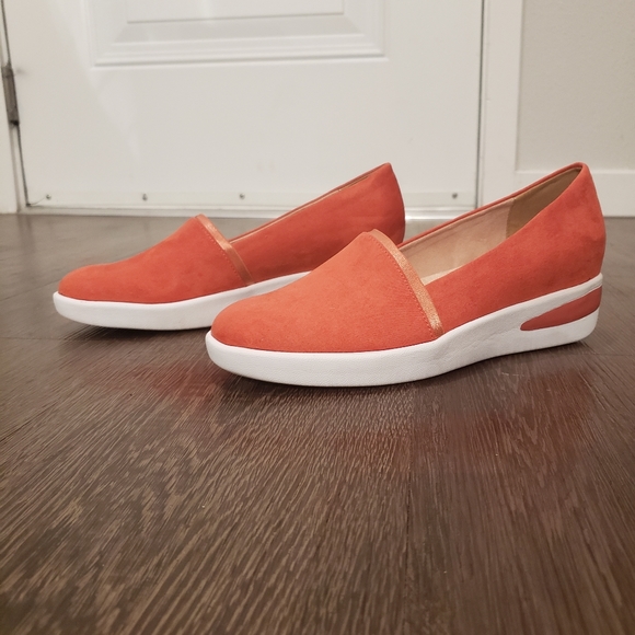 New never worn reaction by kenneth Cole slip ons - Picture 3 of 4